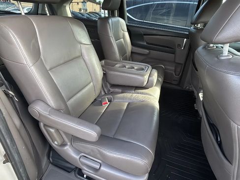 Used 2014 Honda Odyssey Touring image 2