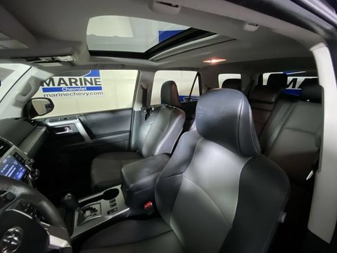 Used 2020 Toyota 4Runner SR5 Premium w/ Moonroof Package AWD/4WD image 24