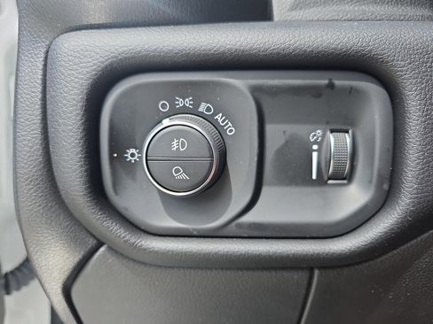 Used 2025 RAM 2500 Big Horn AWD/4WD image 25