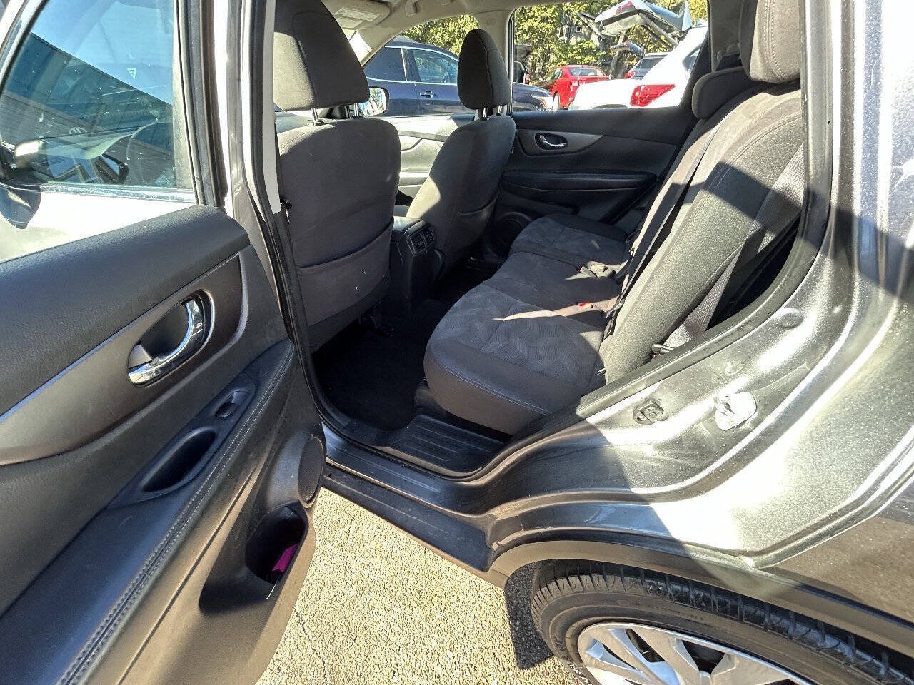 Used 2016 Nissan Rogue S FWD image 7
