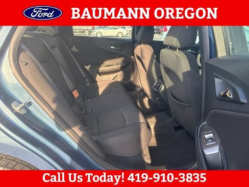 Used 2025 Chevrolet Malibu LT FWD image 11
