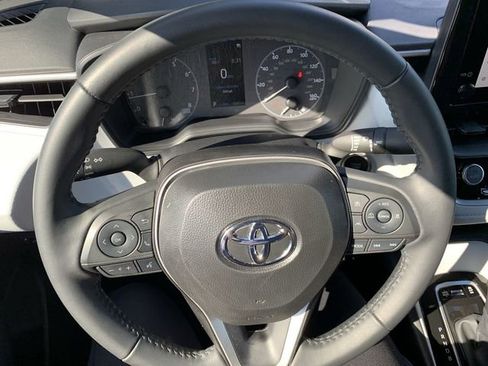 Used 2025 Toyota Corolla SE FWD image 19
