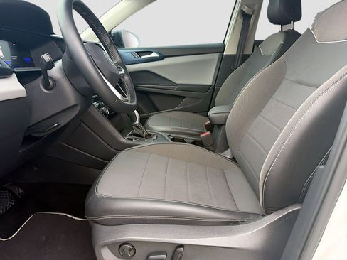 Used 2023 Volkswagen Taos SE w/ Panoramic Sunroof Package image 22