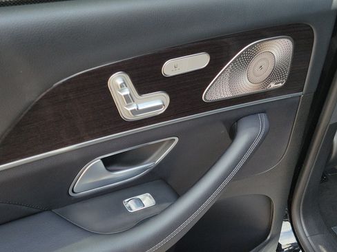 Used 2023 Mercedes-Benz GLS 580 4MATIC image 6