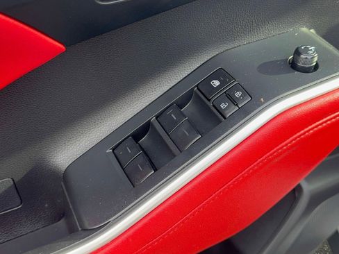 Used 2023 Toyota Highlander XSE image 18