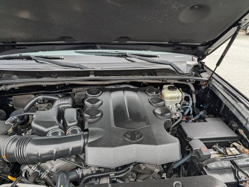 Used 2015 Toyota 4Runner Limited image 25