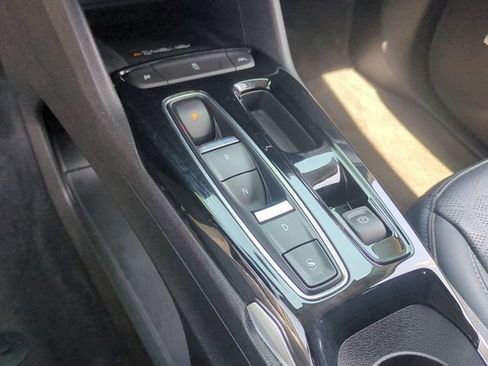 Used 2022 Chevrolet Bolt EUV Premier w/ Launch Edition FWD image 12