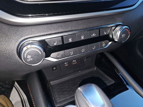 Used 2023 Nissan Altima 2.5 SR w/ SR Premium Package image 38