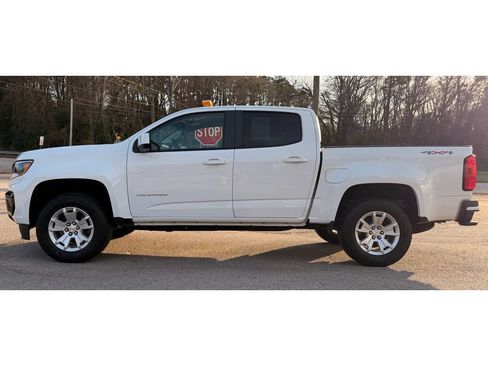 Used 2022 Chevrolet Colorado LT w/ LT Convenience Package image 3