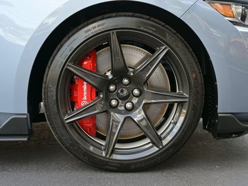 Used 2022 Ford Mustang Shelby GT500 w/ Carbon Fiber Track Pack RWD image 18