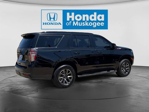 Used 2022 Chevrolet Tahoe Z71 w/ Luxury Package AWD/4WD image 2