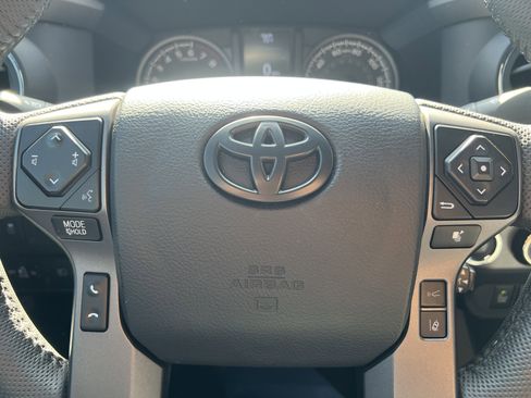 Used 2022 Toyota Tacoma TRD Off-Road w/ Technology Package image 22