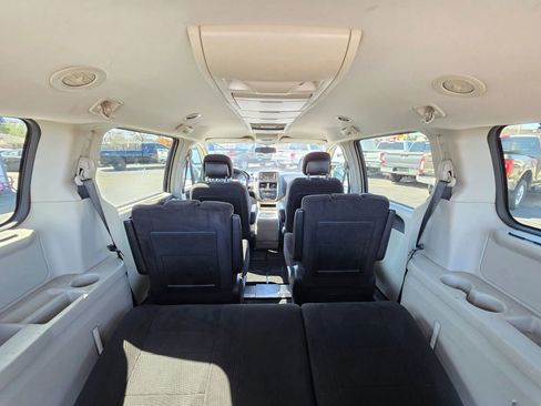 Used 2013 Dodge Grand Caravan Crew w/ Entertainment Group 1 image 9