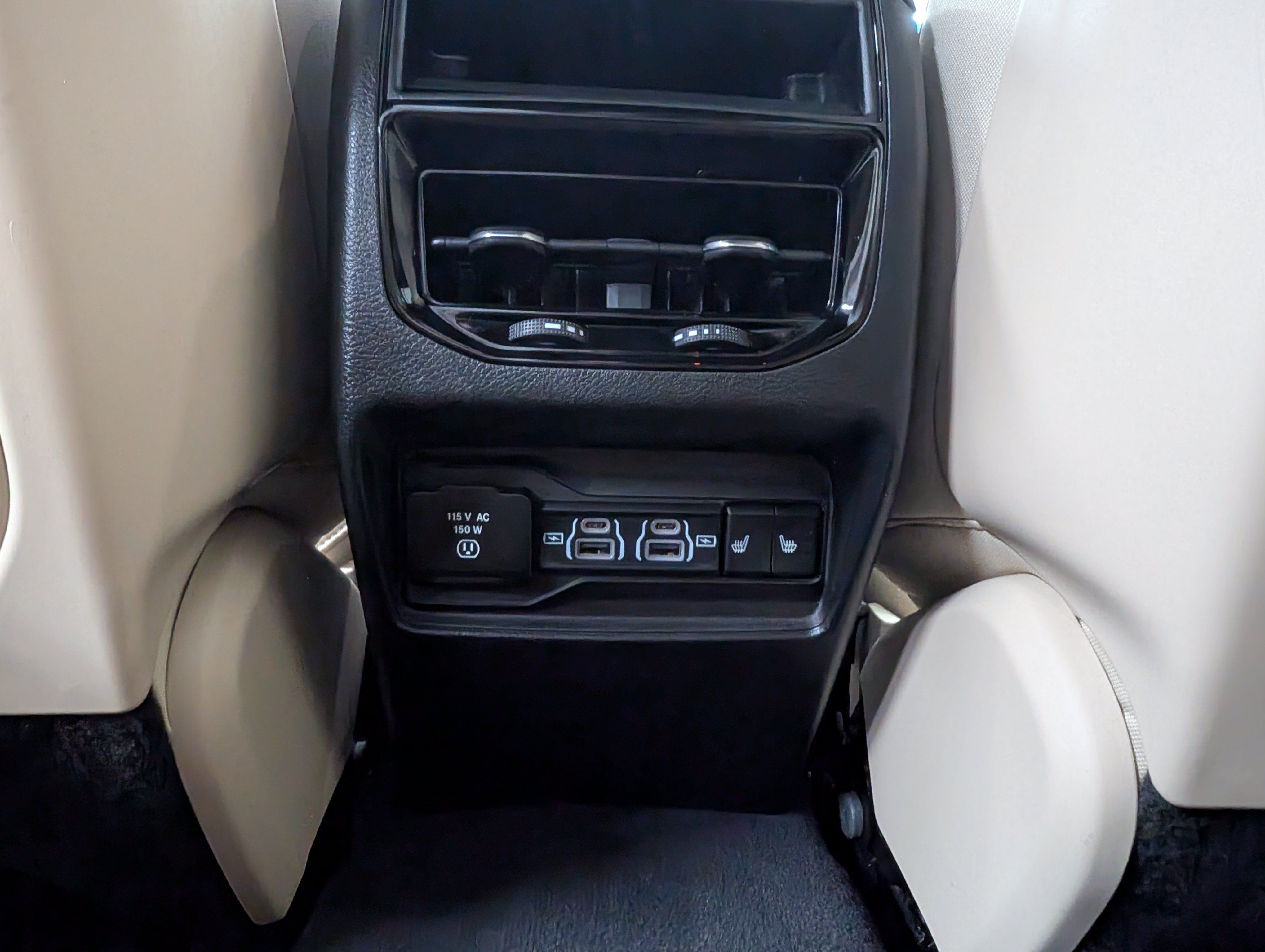 Used 2023 Jeep Grand Cherokee Limited AWD/4WD image 8