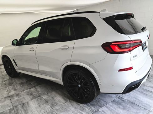 Used 2021 BMW X5 xDrive40i w/ M Sport Package AWD/4WD image 4