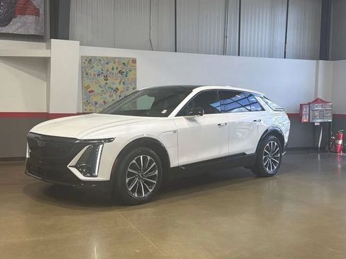 Used 2024 Cadillac Lyriq Sport AWD/4WD image 10
