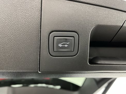 Certified 2024 Cadillac XT5 Sportv w/ LPO, Floor Liner Package AWD/4WD image 35