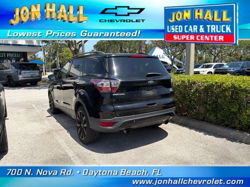 Used 2018 Ford Escape SE w/ SE Sport Appearance Package FWD image 4