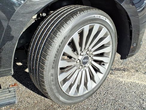 Used 2018 Lincoln Navigator Reserve w/ Technology Package image 7