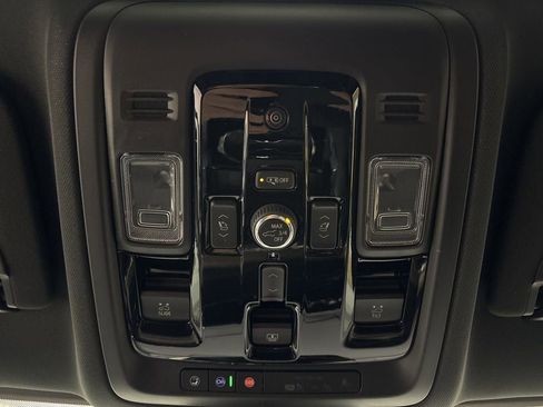 New 2026 Chevrolet Suburban High Country AWD/4WD image 27