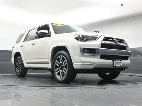 Used 2022 Toyota 4Runner Limited AWD/4WD image 24