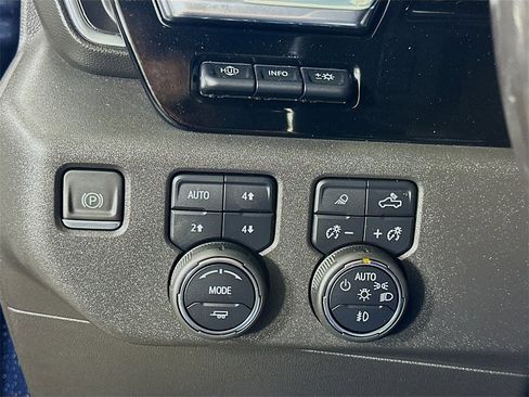 Used 2022 Chevrolet Silverado 1500 High Country w/ High Country Premium Package image 22