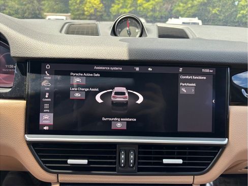 Used 2020 Porsche Cayenne AWD/4WD image 33