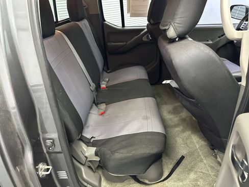 Used 2016 Nissan Frontier SV w/ SV Value Truck Package RWD image 15
