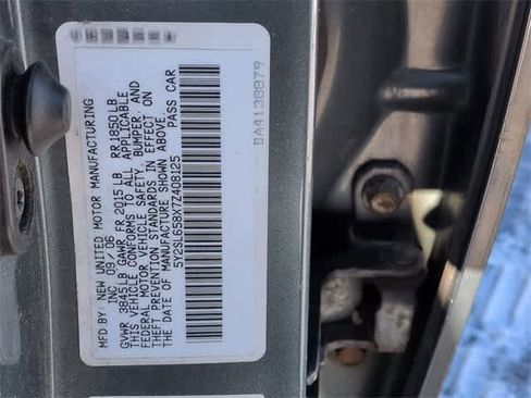 Used 2007 Pontiac Vibe w/ Sun And Sound Package image 29