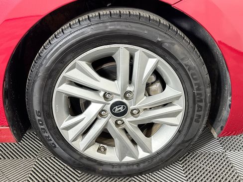 Used 2020 Hyundai Elantra SEL FWD image 30