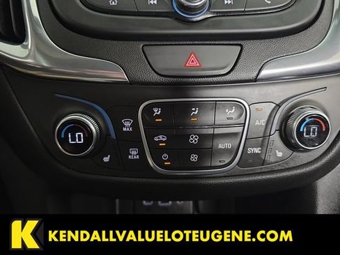 Used 2021 Chevrolet Equinox LT AWD/4WD image 18