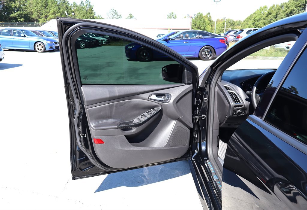 Used 2017 Ford Focus RS AWD/4WD image 44