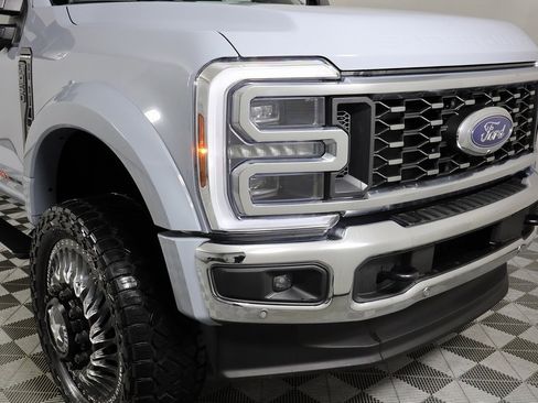 Used 2025 Ford F450 Platinum w/ FX4 Off-Road Package image 48