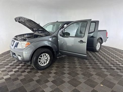 Used 2016 Nissan Frontier SV w/ SV Value Truck Package RWD image 10