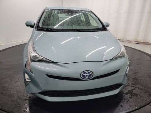 Used 2016 Toyota Prius Two image 2