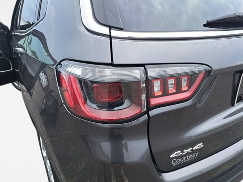 Certified 2022 Jeep Compass Latitude AWD/4WD image 33
