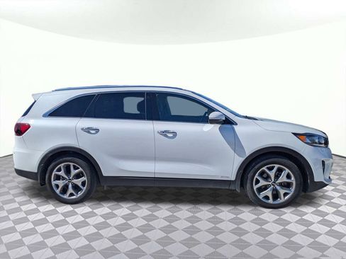 Used 2019 Kia Sorento EX image 2