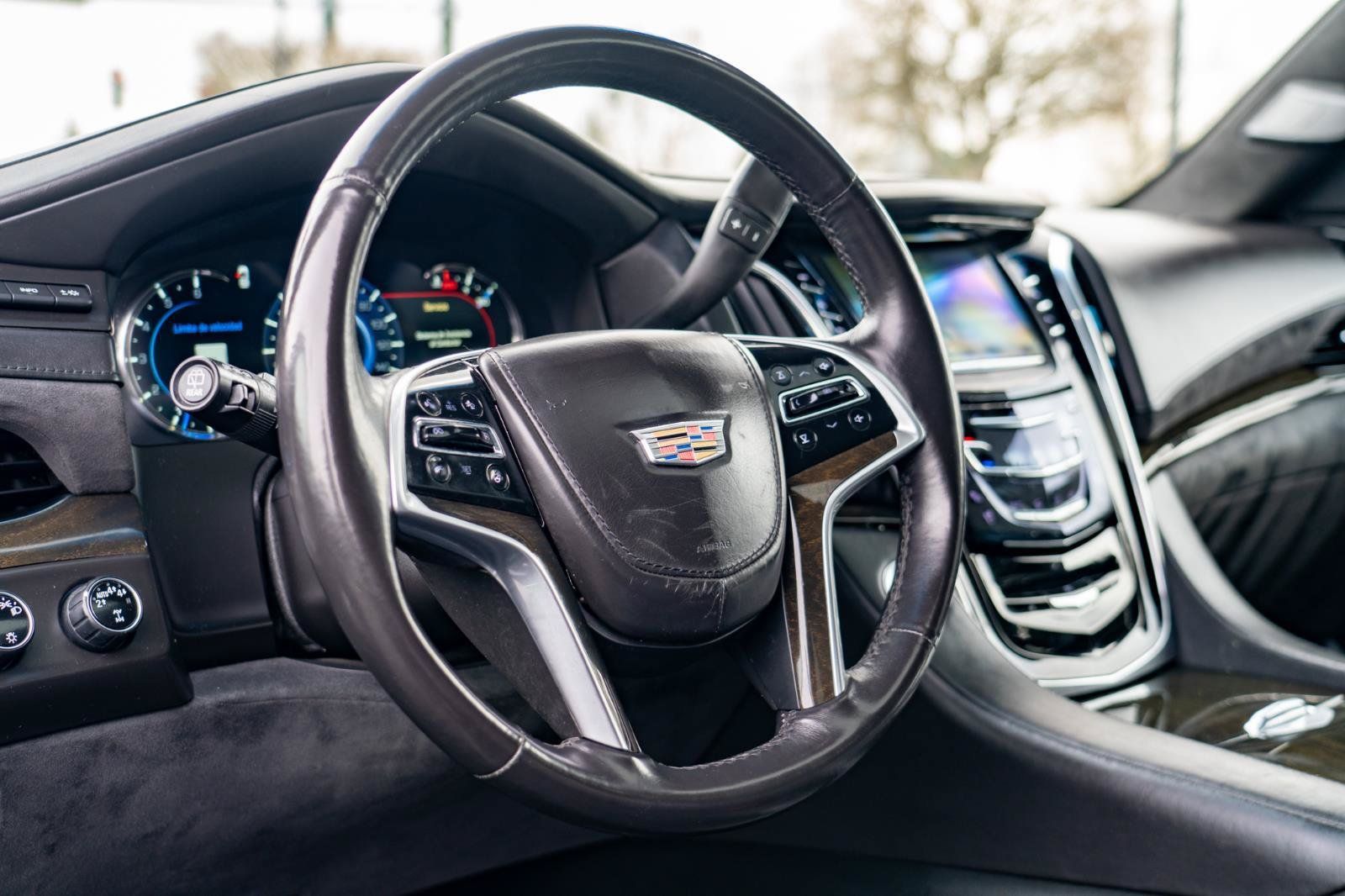 Used 2017 Cadillac Escalade Platinum AWD/4WD image 15
