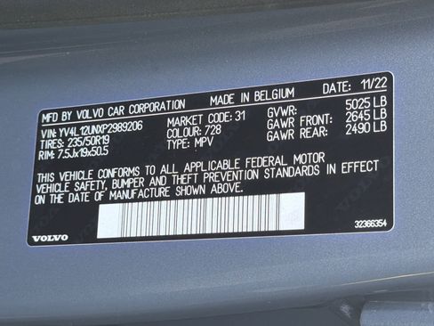 Certified 2023 Volvo XC40 B5 Plus w/ Protection Package Premier AWD/4WD image 37