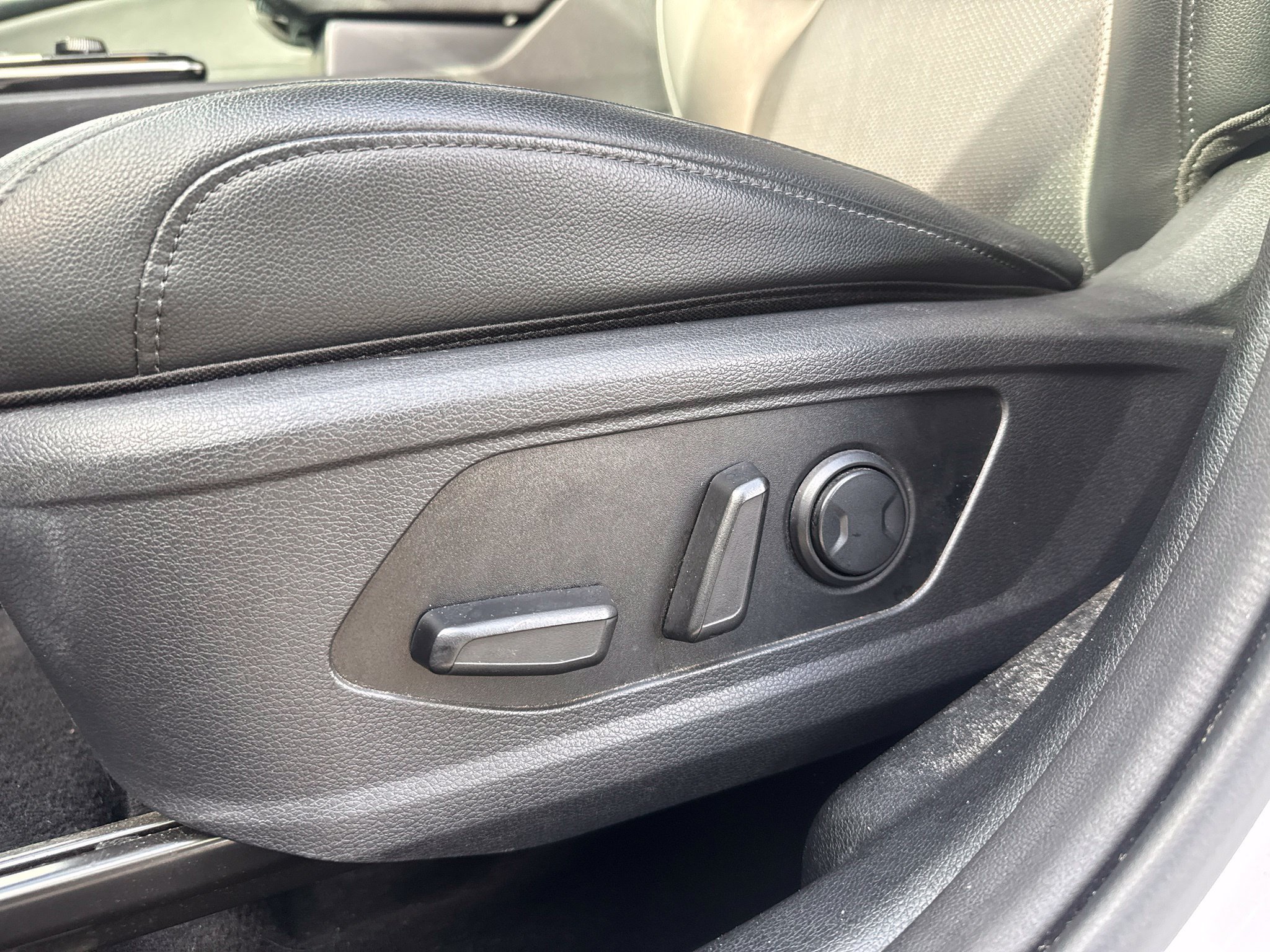 Used 2023 Kia Sportage EX AWD/4WD image 26
