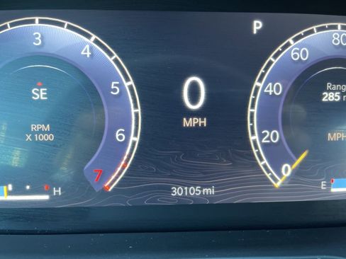 Used 2023 Jeep Grand Cherokee L Laredo image 16