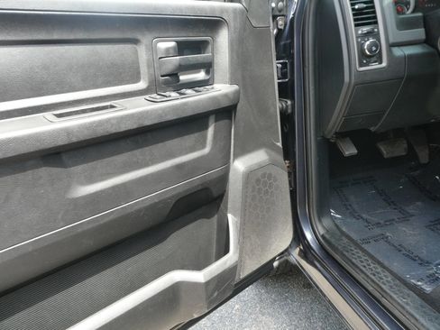 Used 2014 RAM 1500 Express RWD image 14