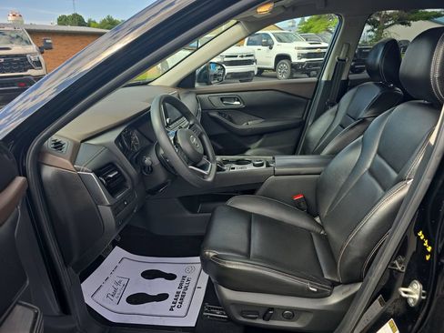 Used 2021 Nissan Rogue SV AWD/4WD image 22