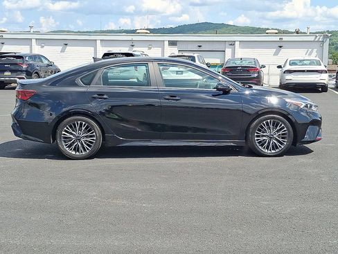 Used 2023 Kia Forte GT-Line w/ GT-Line Premium Package FWD image 7