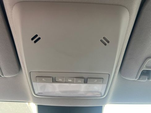 Used 2018 Chevrolet Trax LT w/ LT Convenience Package image 43