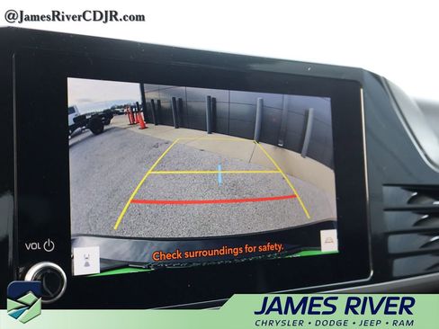 Used 2025 Toyota Camry SE image 33