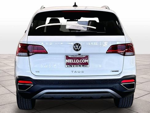 Used 2023 Volkswagen Taos SE w/ Panoramic Sunroof Package AWD/4WD image 8