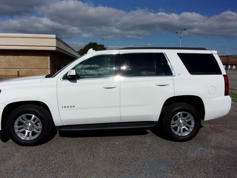 Used 2017 Chevrolet Tahoe LT image 2