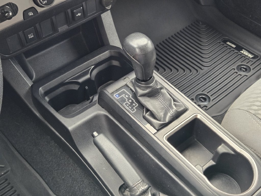 Used 2022 Toyota Tacoma SR RWD image 21