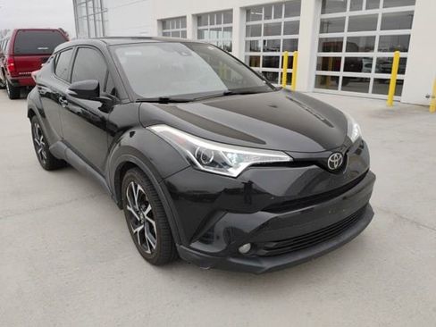 Used 2018 Toyota C-HR XLE image 1